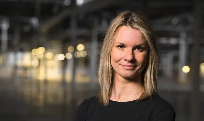 Nina Selander föreläser på FrukostAkademien på Arkipelagens kontorshotell i Sisjön.