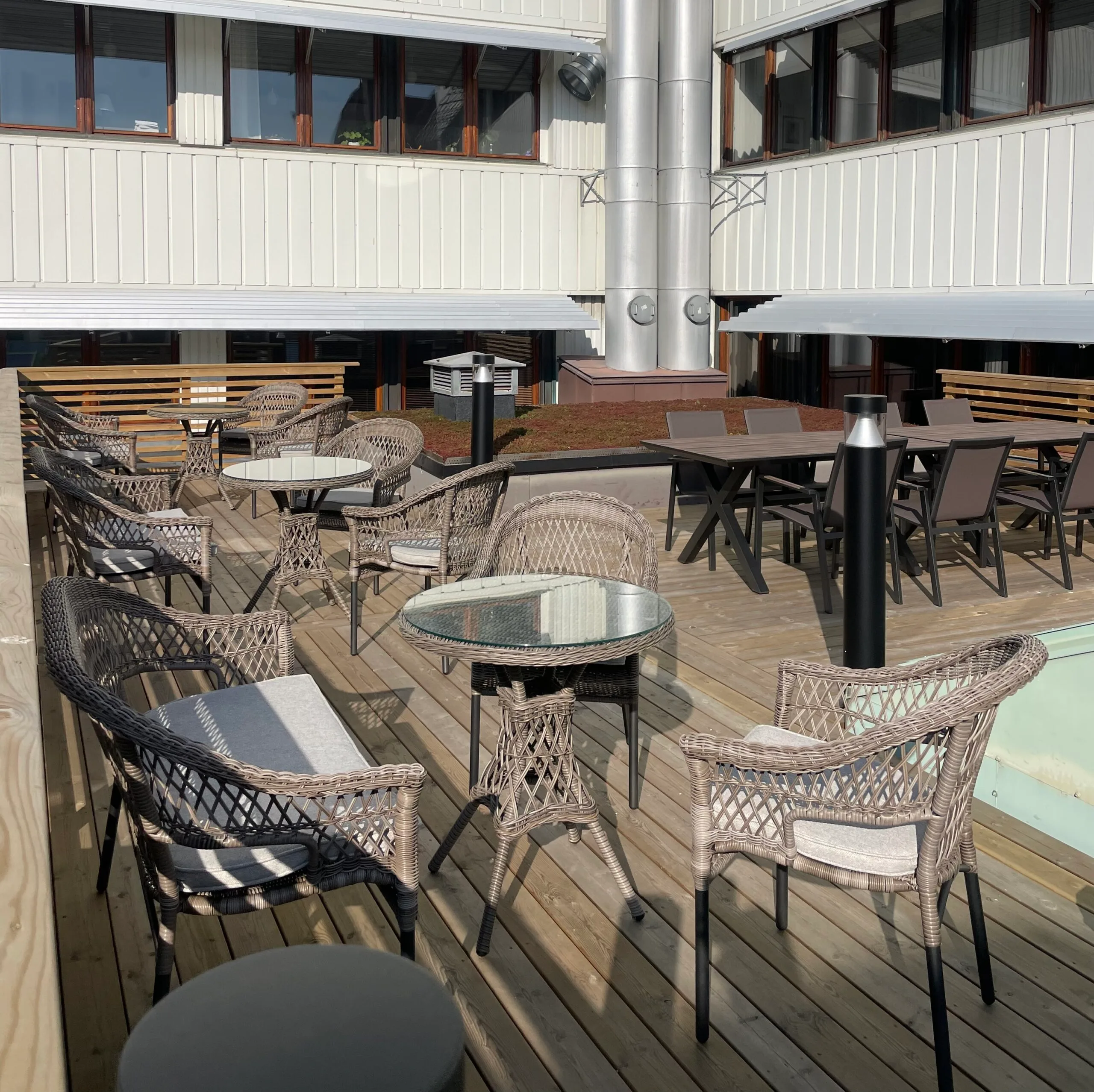 Den nymöblerade takterassen på Arkipelagens kontorshotell Järntorget.